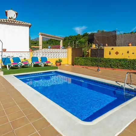Maria Gomez Villa *